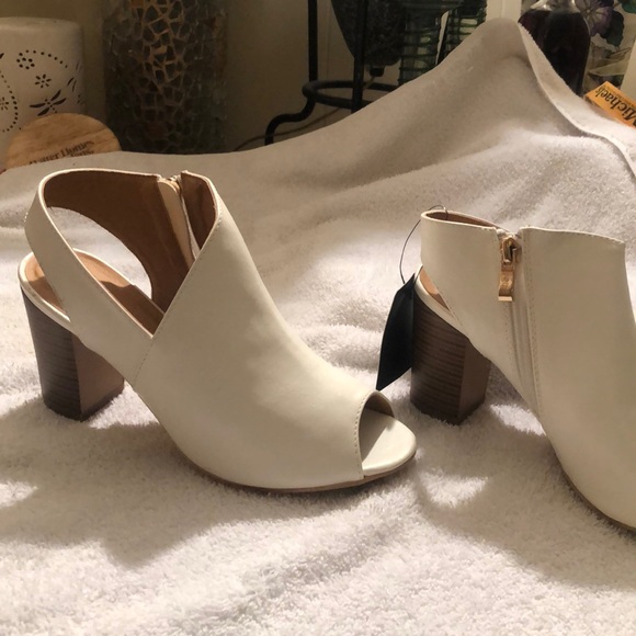 Shoe - Picture 2 of 2